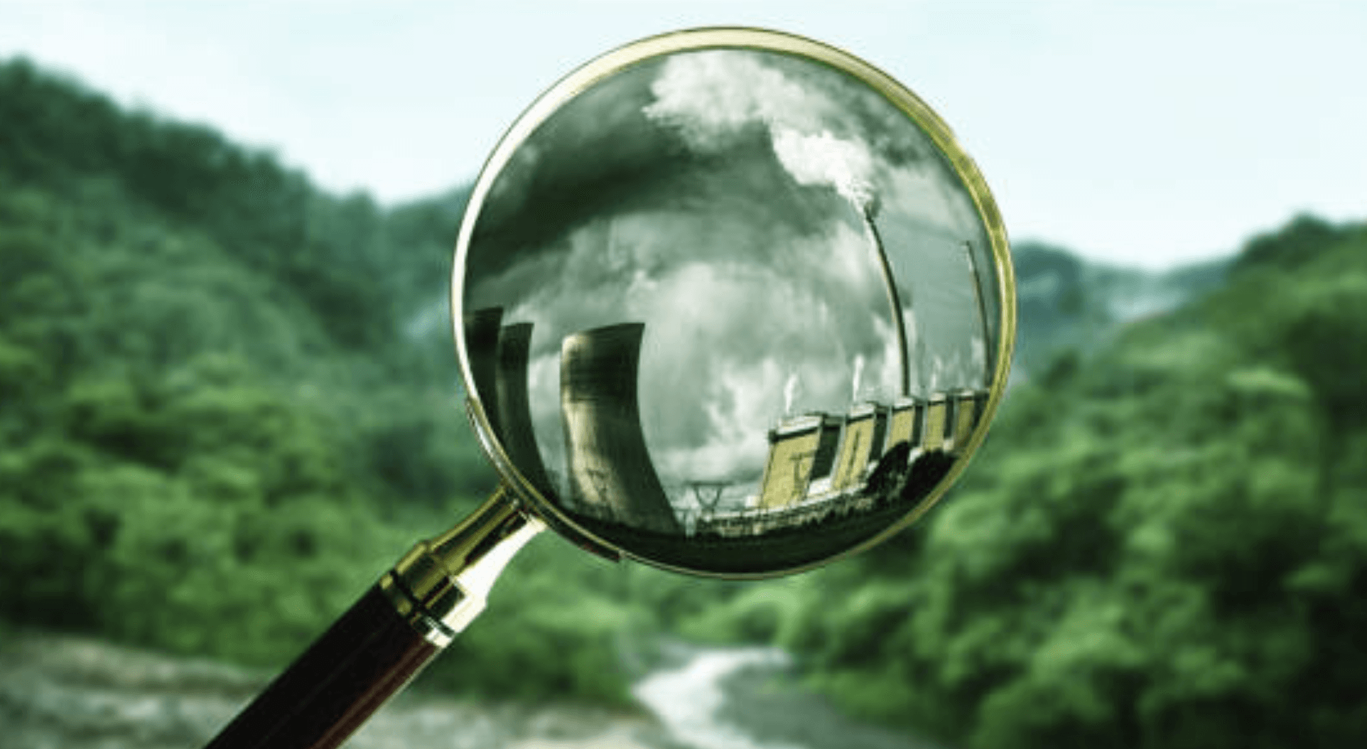 Data center et tours de refroidissement illustrant la consommation d'eau et d'énergie de l'IA